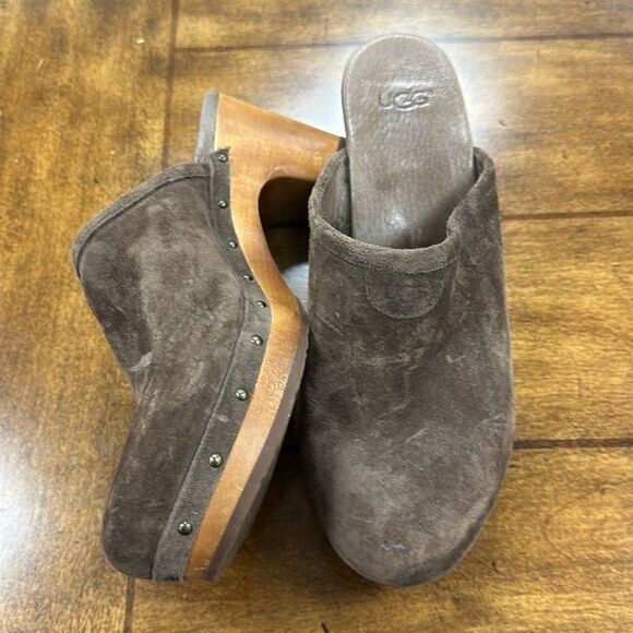 UGG Brown Abie Clogs 8 - Picture 2 of 6